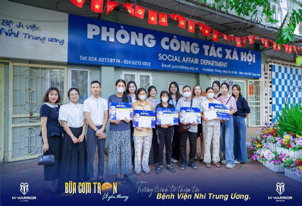 BỮA ĂN TRÒN, VỊ YÊU THƯƠNG: M.WARRIOR THẮP SÁNG TRUNG THU TẠI VIỆN NHI TRUNG ƯƠNG